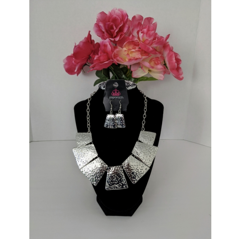 Classical Necklace Set